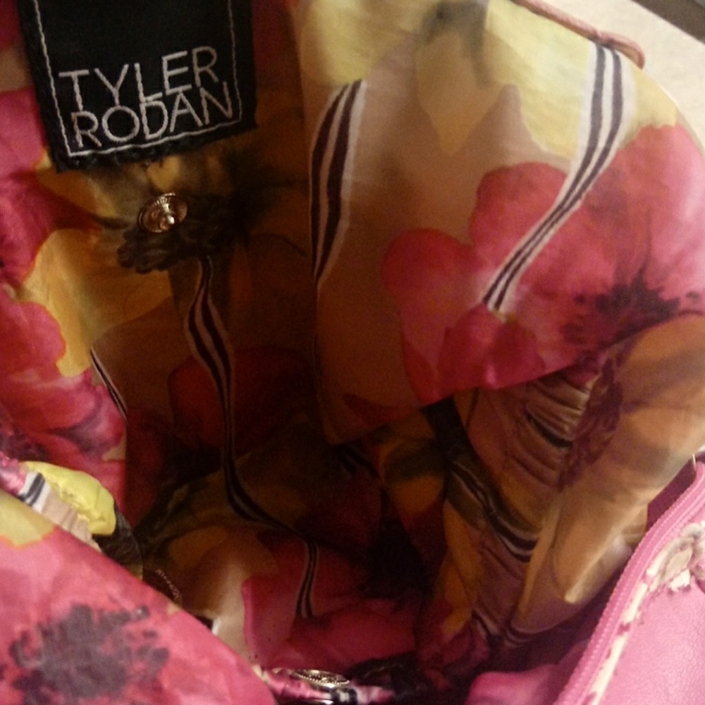 Purse - Picture 3 of 9